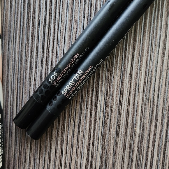 NWT Qveen Studio Partners In Crime Lip Liner Duo (SOS and spray tan) - Picture 3 of 5
